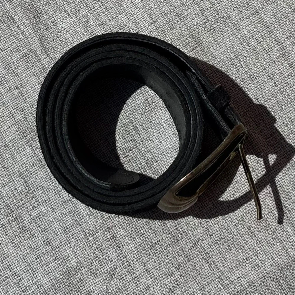 Vintage Black Suede Leather Belt Brass Scalloped Buckle Size 30 Made in USA 3527